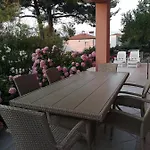 Guest house & Lilis 3*