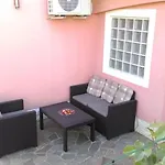 Guest house & Lilis Izola