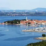 & Lilis Guest house