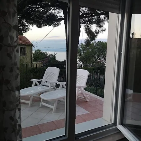 & Lilis Guest house