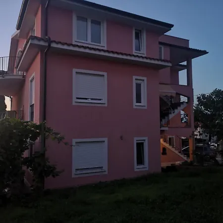& Lilis Guest house 3*