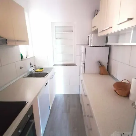 Guest house & Lilis