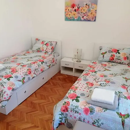 Guest house & Lilis