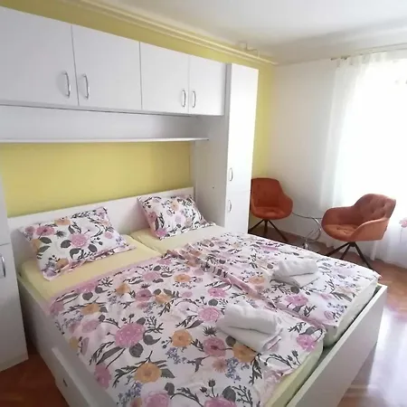 & Lilis Guest house Izola