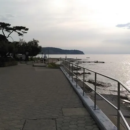 & Lilis Penzion Izola