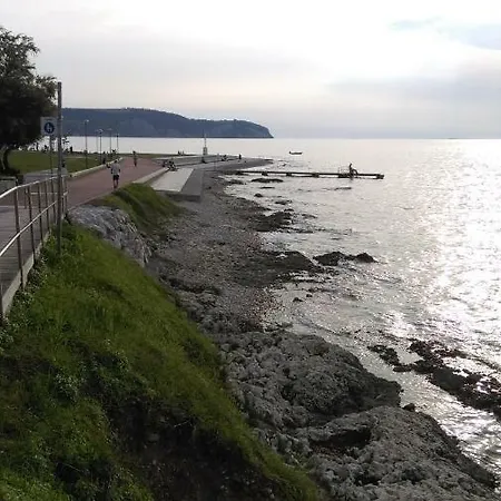 & Lilis Penzion 3*